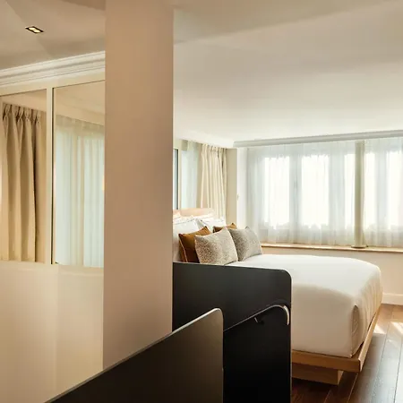 Signature De L'hotel Royal Madeleine Paris